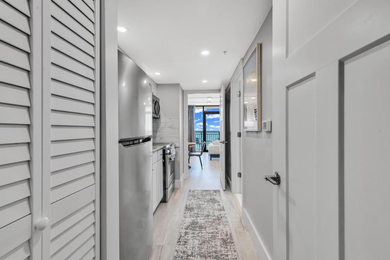 Breakers Tower 1Br Oceanfront Condo マートルビーチ エクステリア 写真